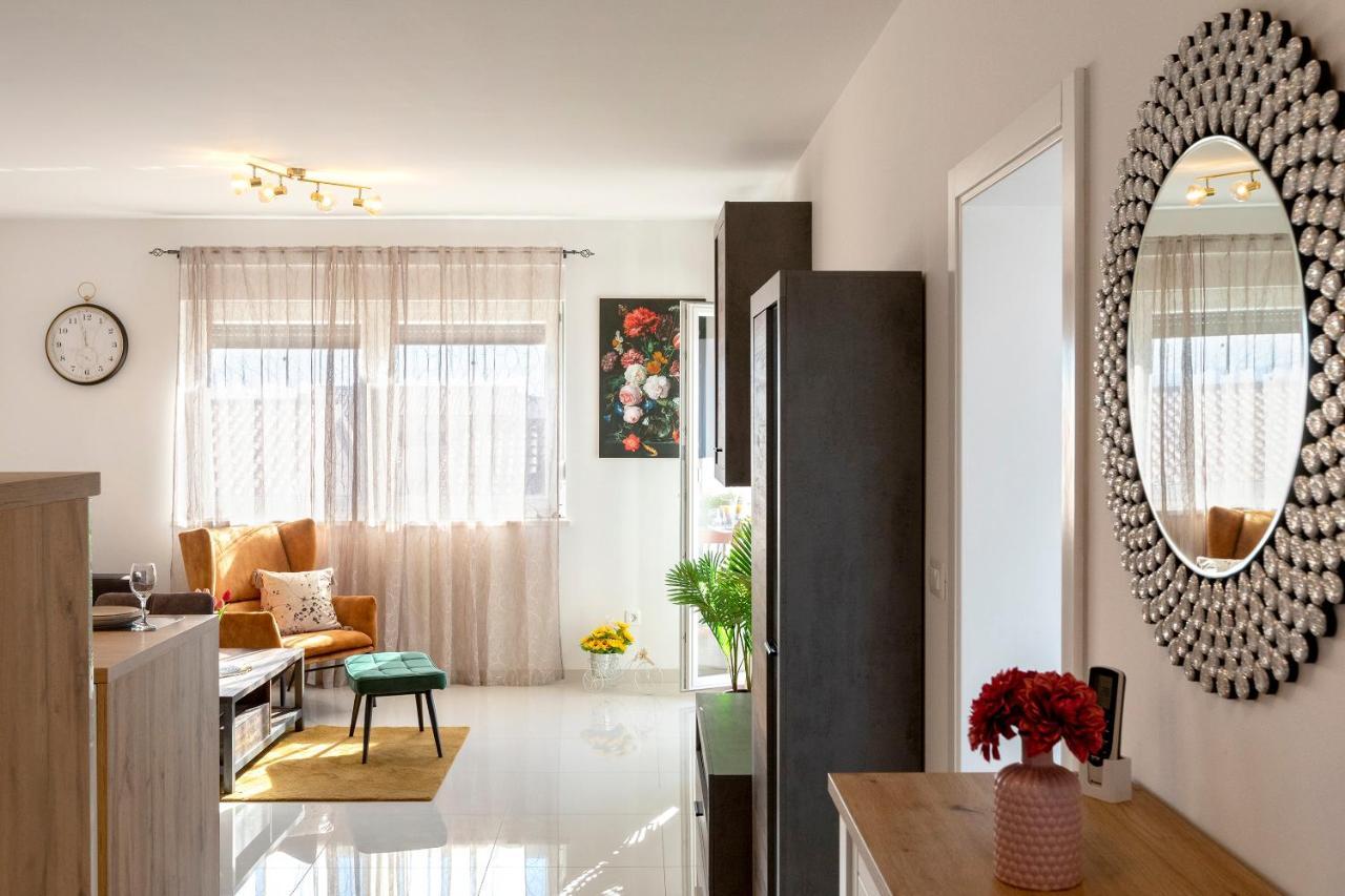 Sunny Island Apartment تروغير المظهر الخارجي الصورة