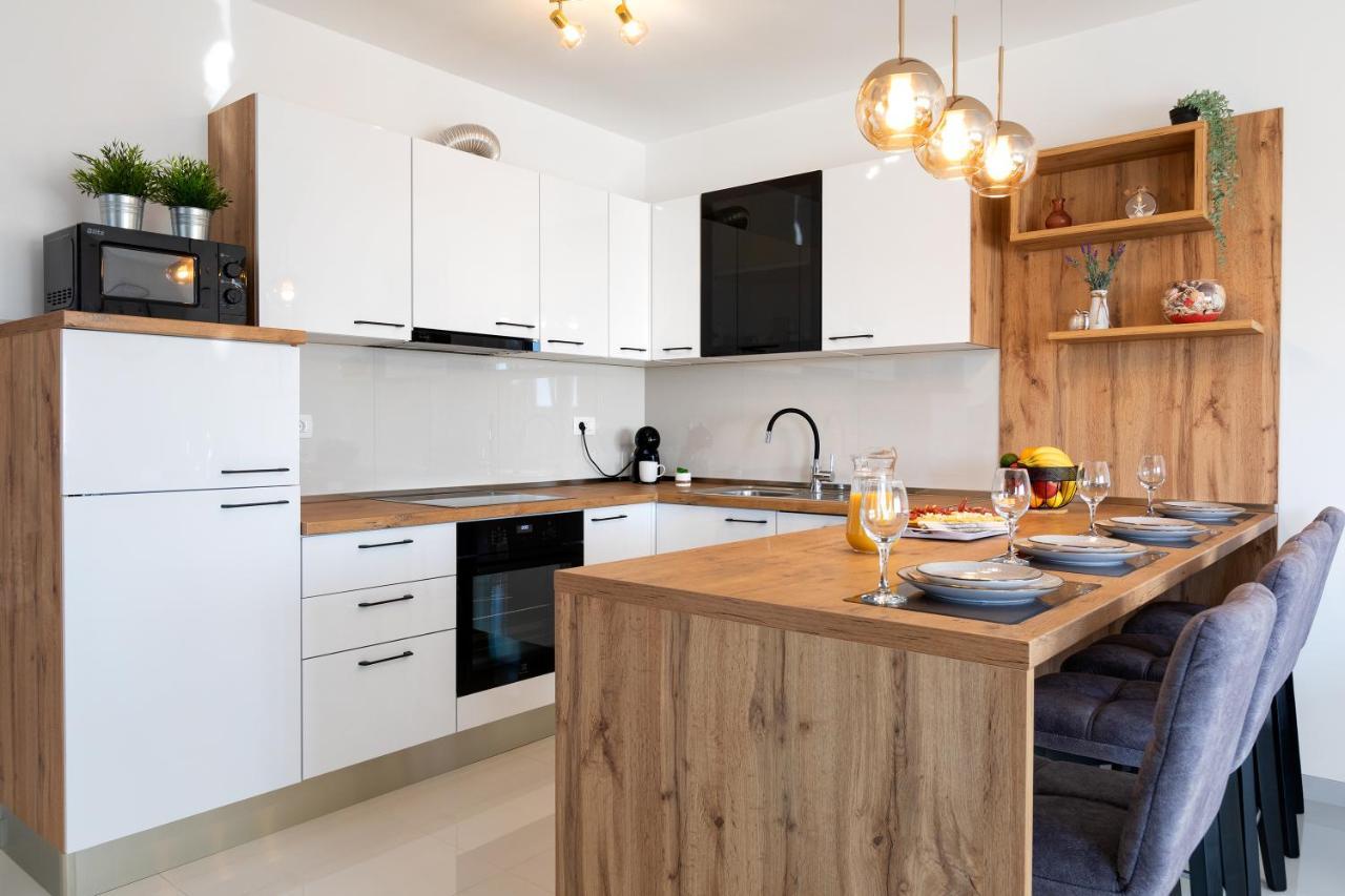 Sunny Island Apartment تروغير المظهر الخارجي الصورة